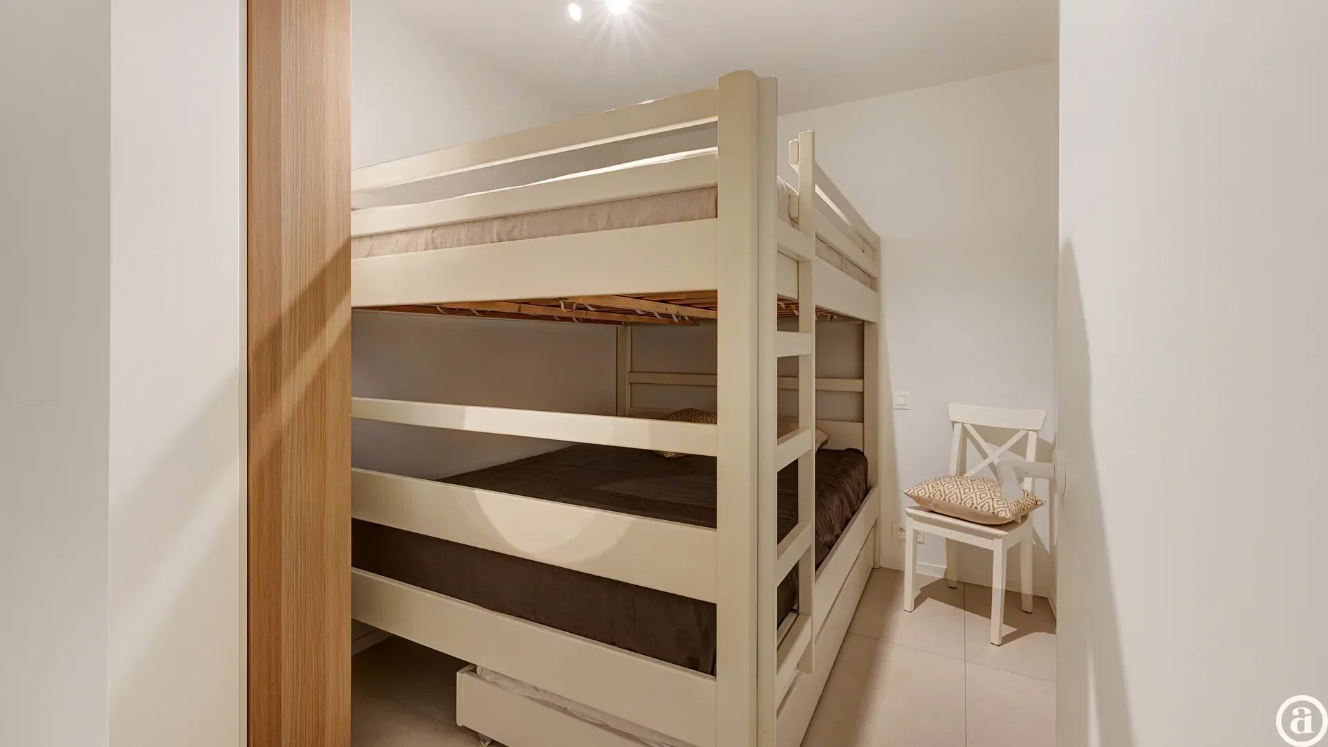 Bel appartement avec jardin et 3 grandes chambres à Duinbergen