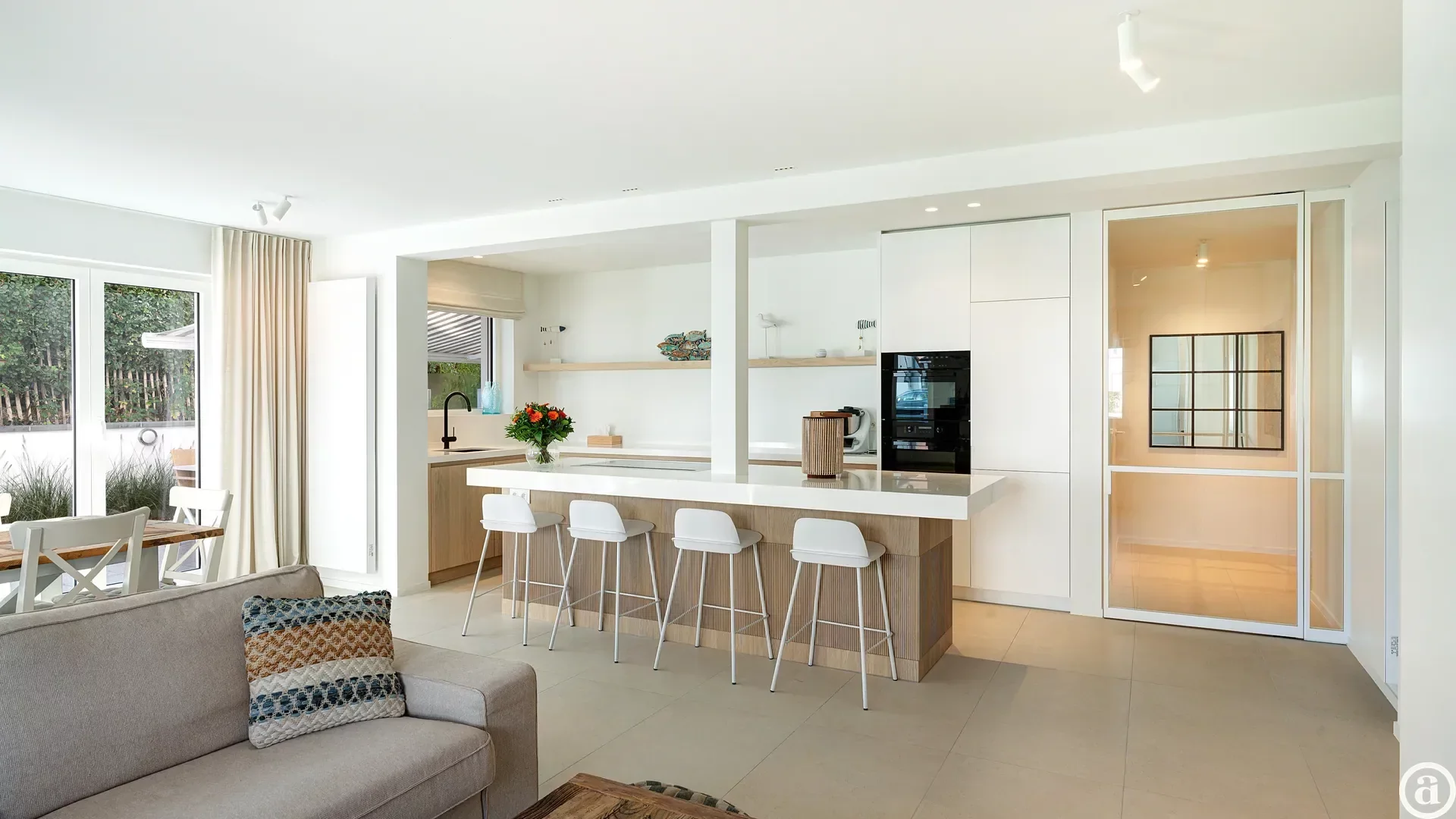 Bel appartement avec jardin et 3 grandes chambres à Duinbergen