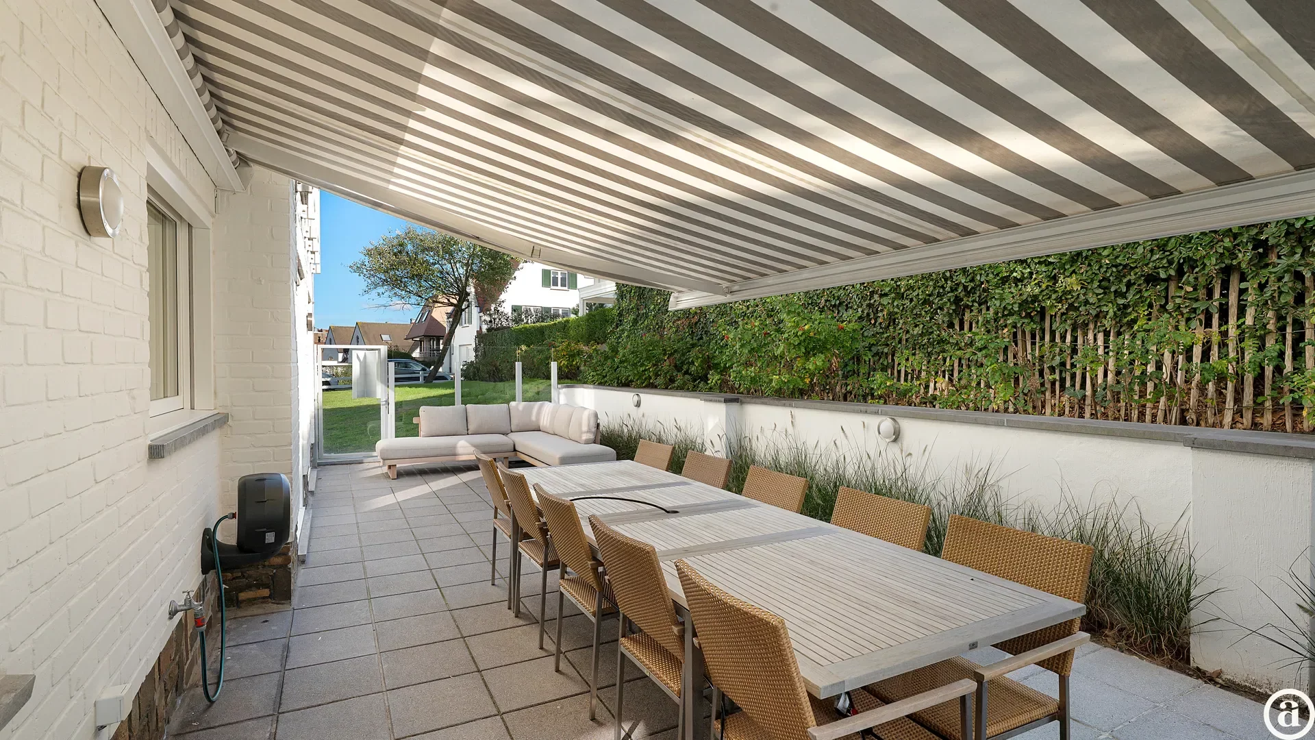 Bel appartement avec jardin et 3 grandes chambres à Duinbergen