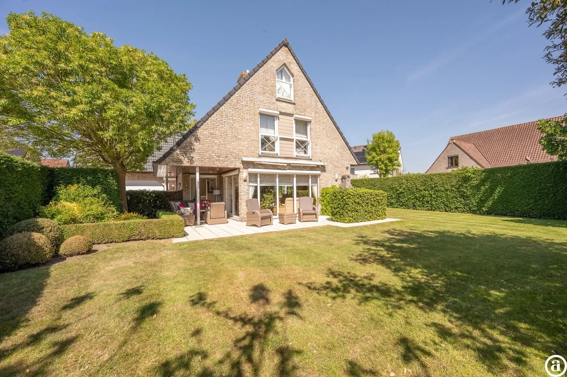 Charmante alleenstaande villa in een rustige residentiële omgeving aan de rand van Knokke.