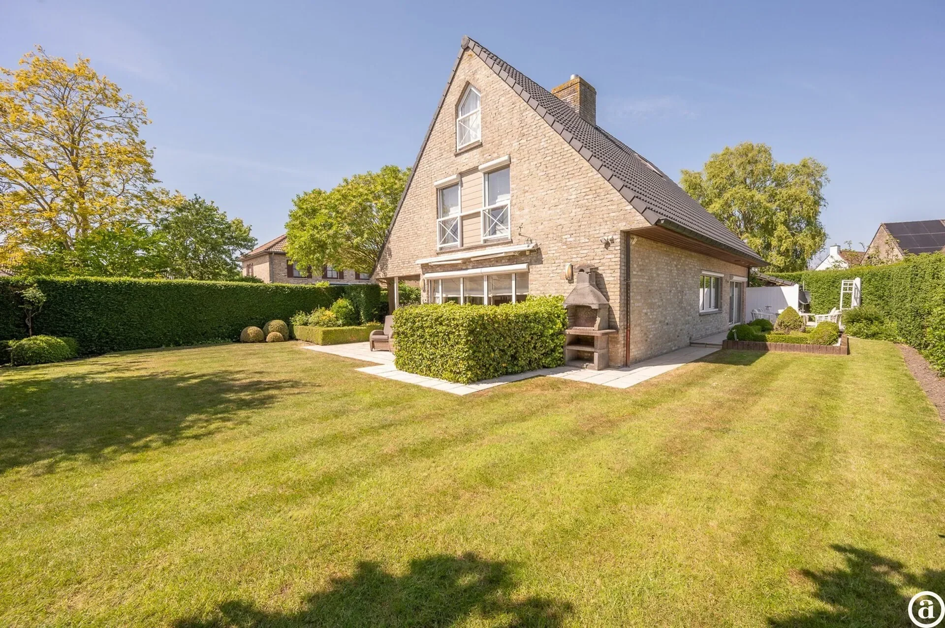 Charmante alleenstaande villa in een rustige residentiële omgeving aan de rand van Knokke.
