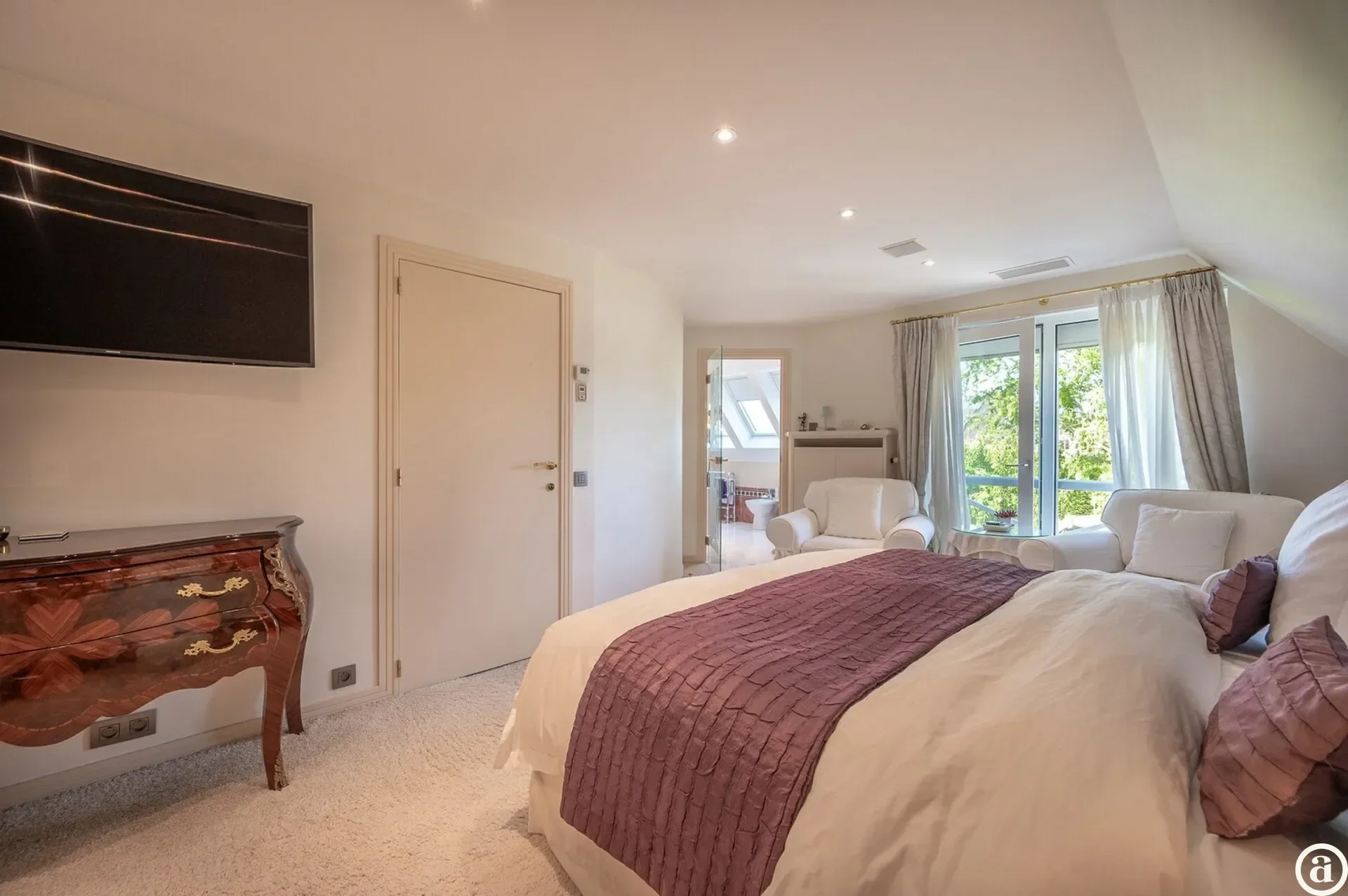 Charmante alleenstaande villa in een rustige residentiële omgeving aan de rand van Knokke.