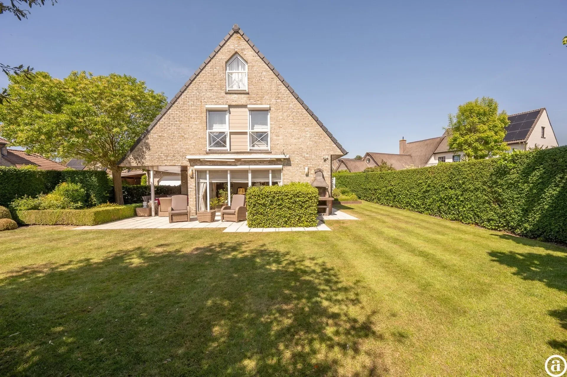 Charmante alleenstaande villa in een rustige residentiële omgeving aan de rand van Knokke.