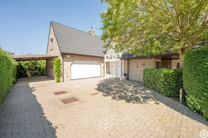 Charming detached villa in a quiet residential area on the edge of Knokke.