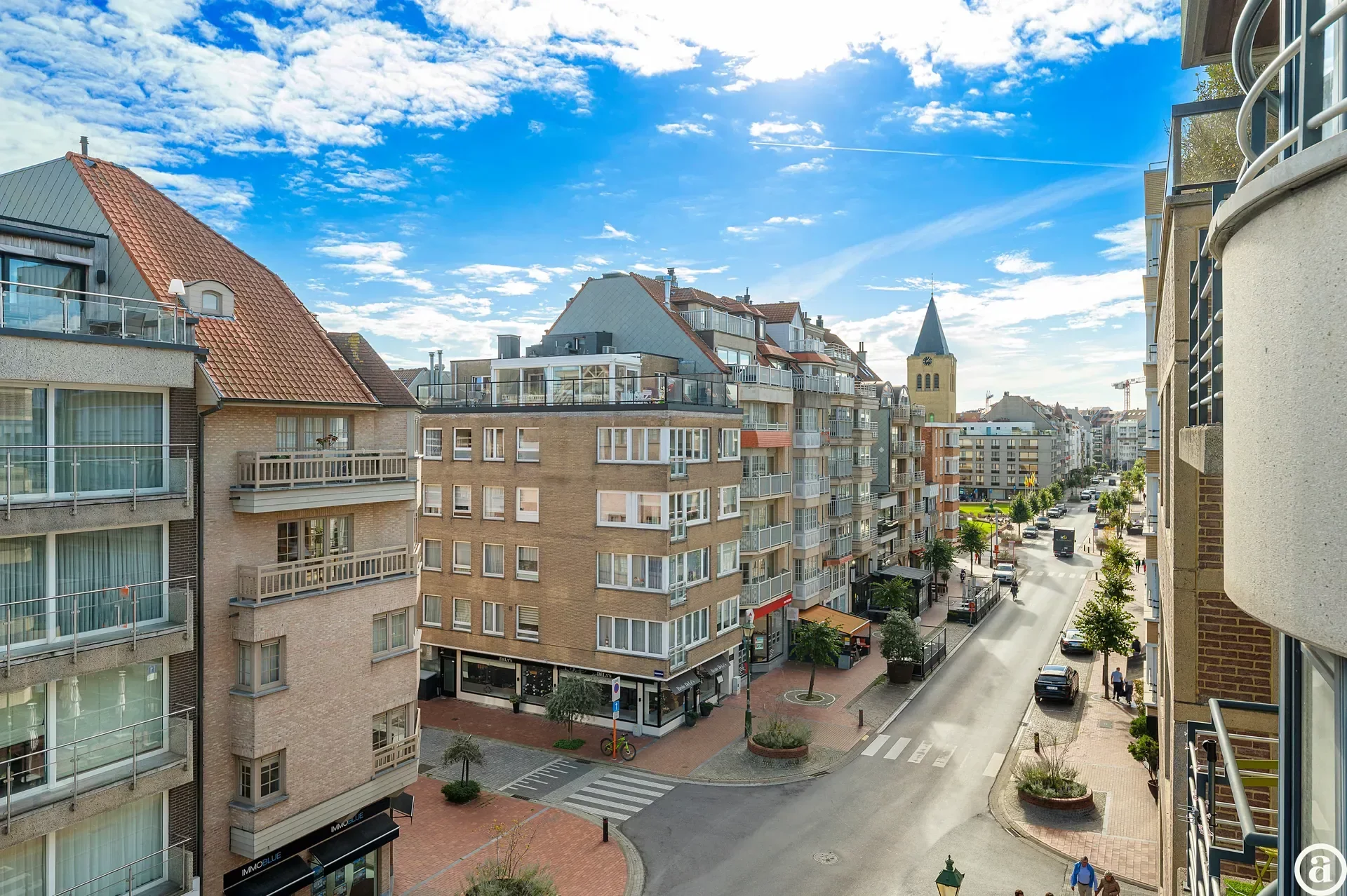 Recent gerenoveerd appartement met zonnig terras in de Dumortierlaan.