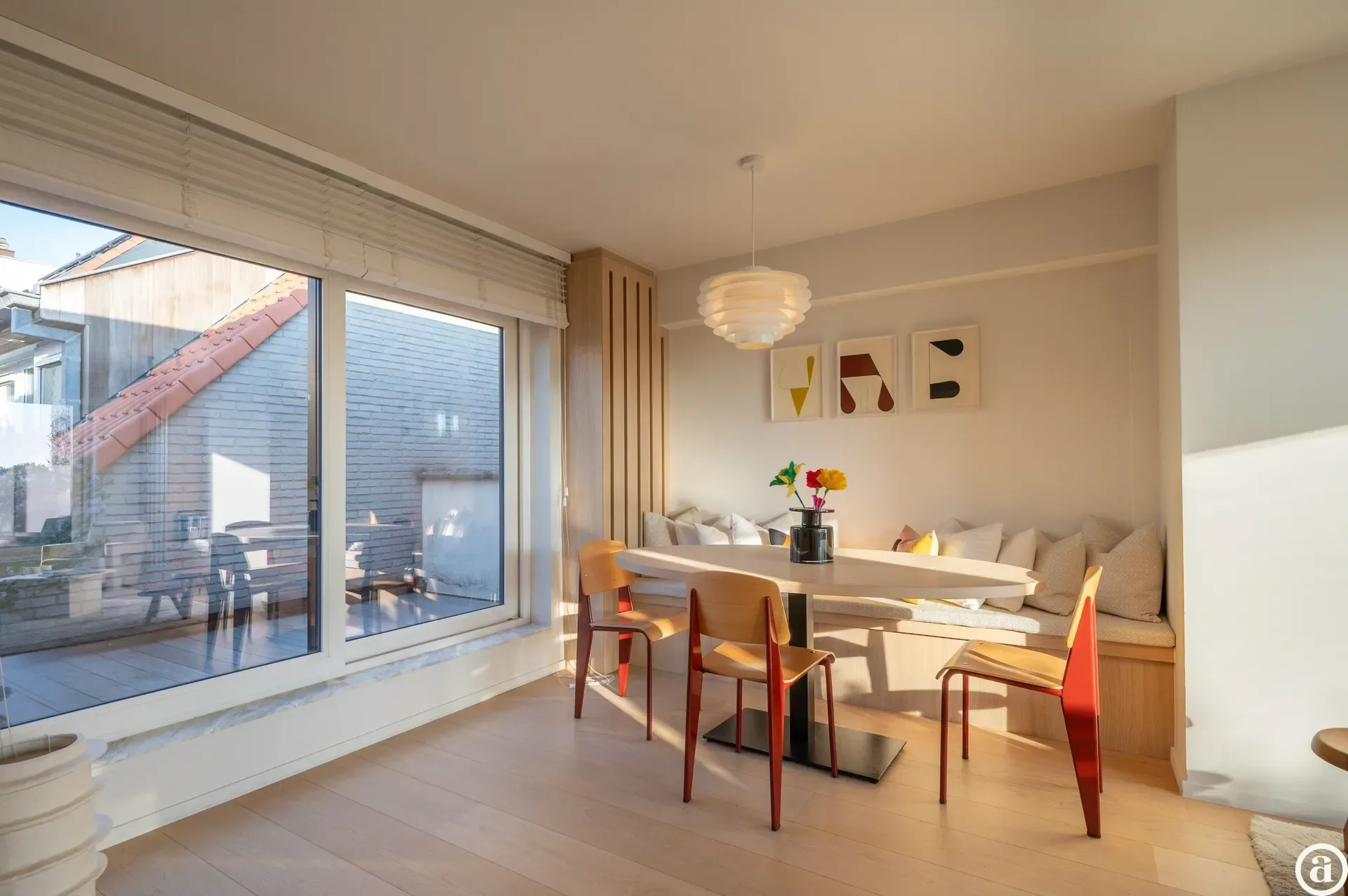 Luxueus appartement in het centrum van Knokke met uitzonderlijk ruim terras.