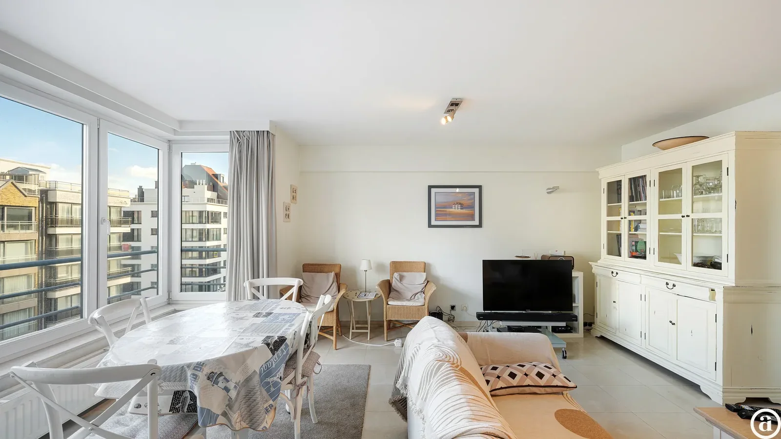 Lichtrijk appartement te Lippenslaan met ruime slaapkamers
