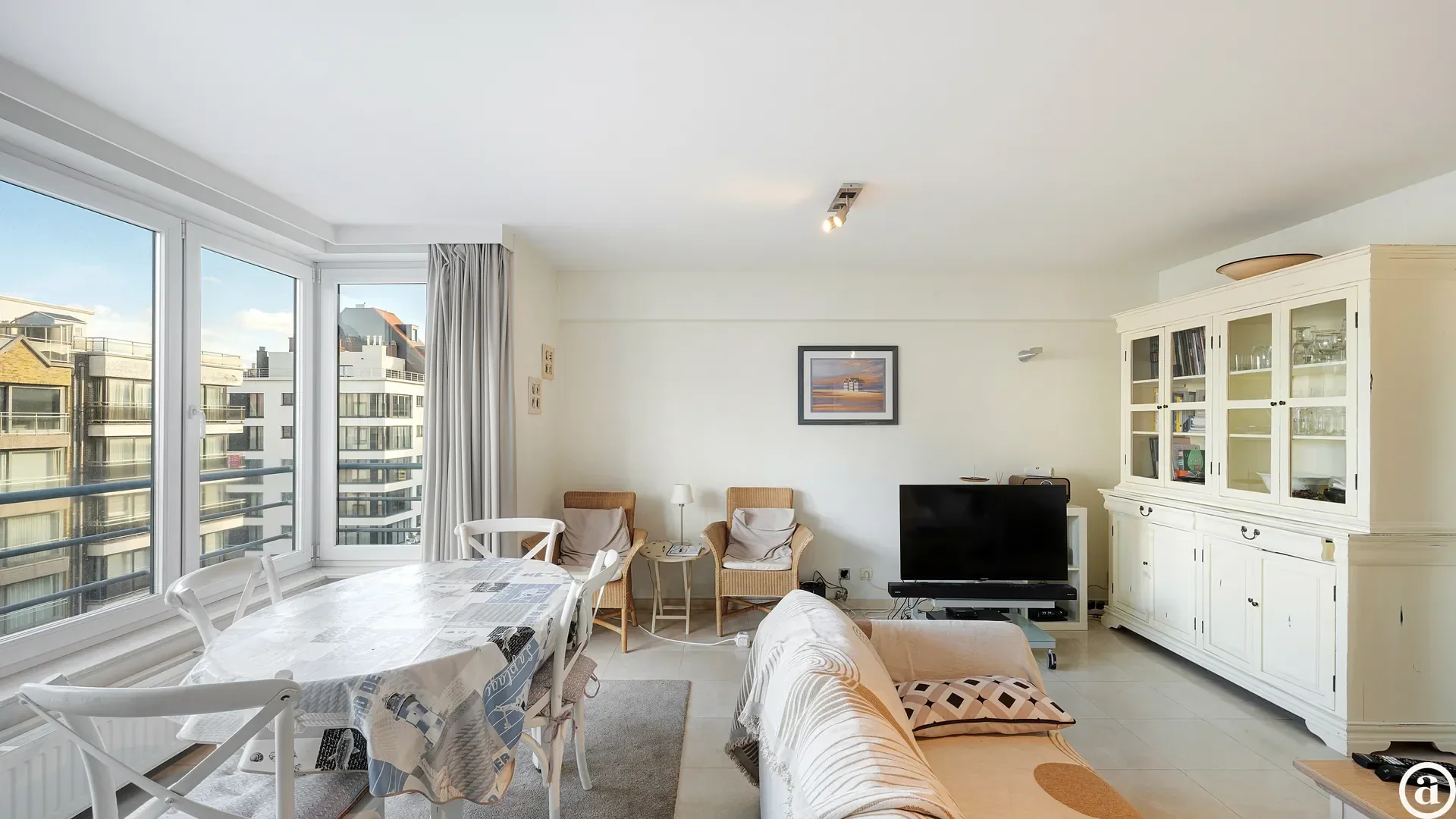 Lichtrijk appartement te Lippenslaan met ruime slaapkamers