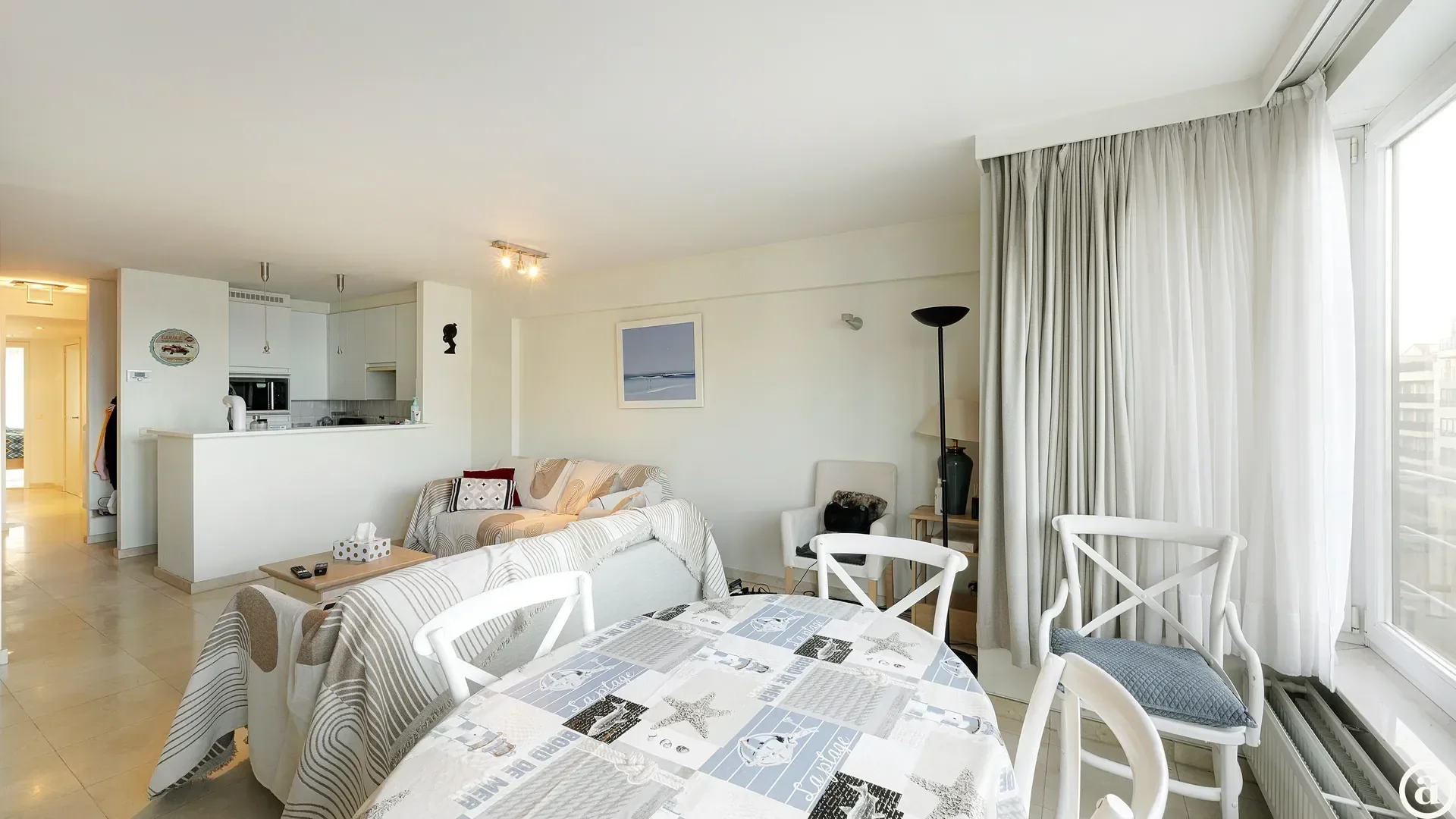 Lichtrijk appartement te Lippenslaan met ruime slaapkamers