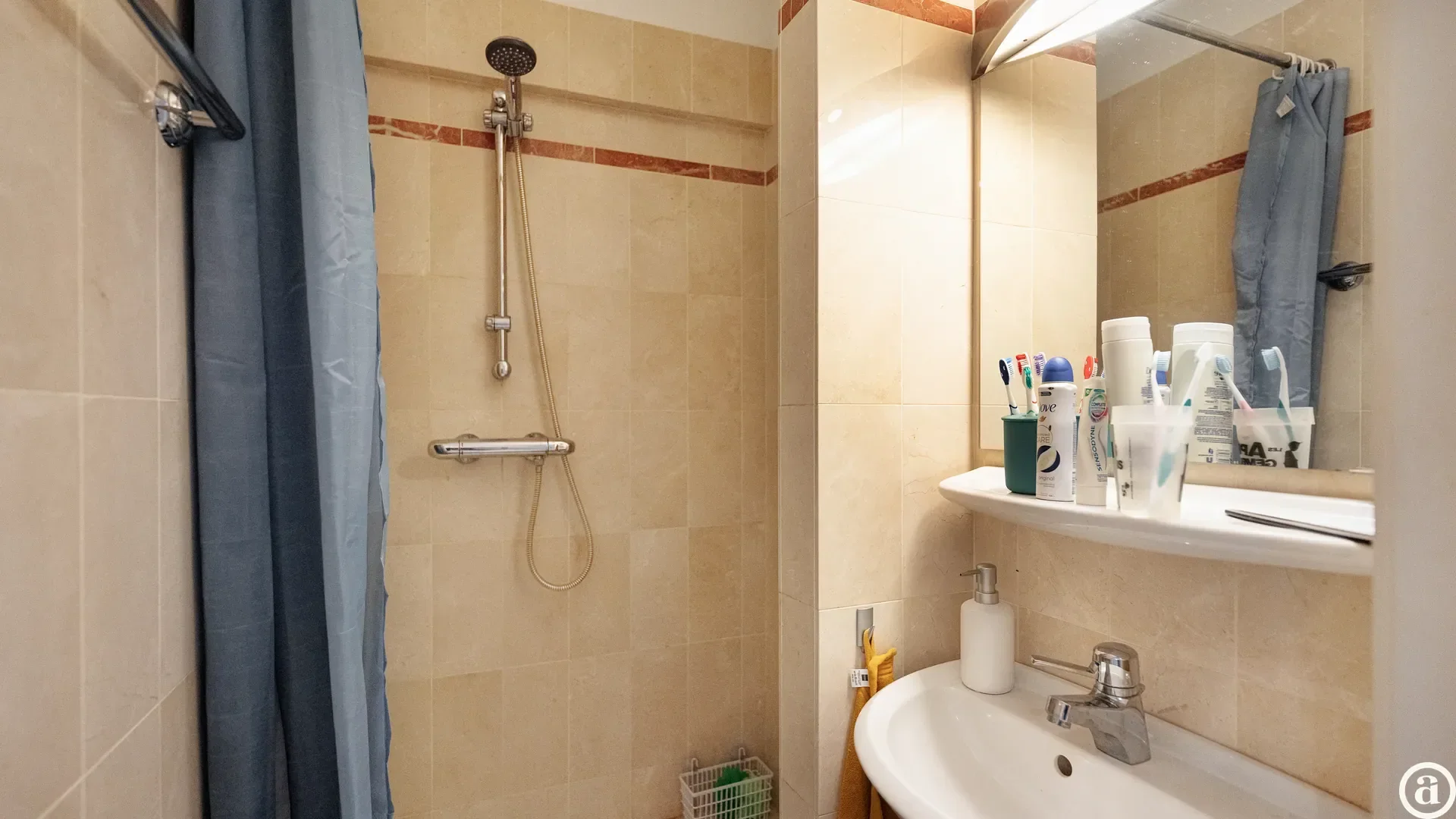 Lichtrijk appartement te Lippenslaan met ruime slaapkamers